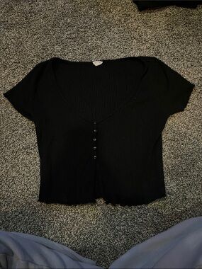 Garage Black Ribbed V-Neck Button Crop Top scallop edge
